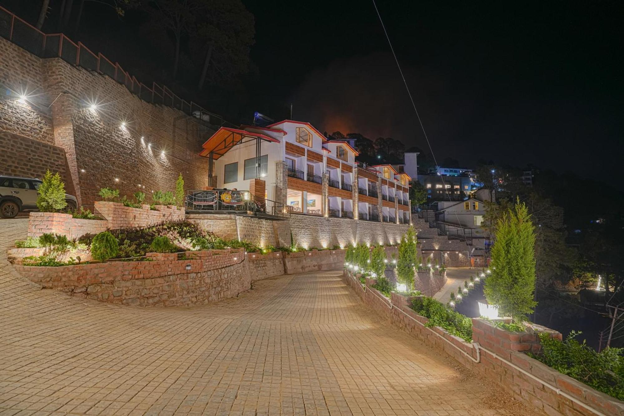 The Sanawar Heights I Kasauli I New Property Екстериор снимка